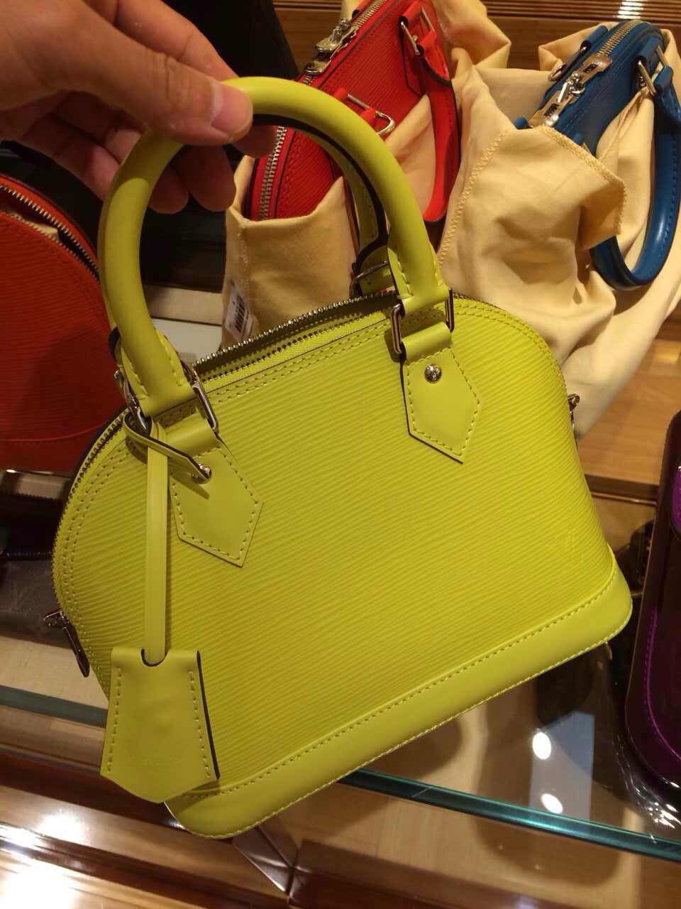 Authentic Louis Vuitton Epi Alma BB Bag M40981 Pistache